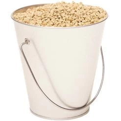 Country Companion Layer Crumble Chicken Feed - 50 Lb -Garden And Farm Shop country companion layer crumble 16 50 5i8a2208 04